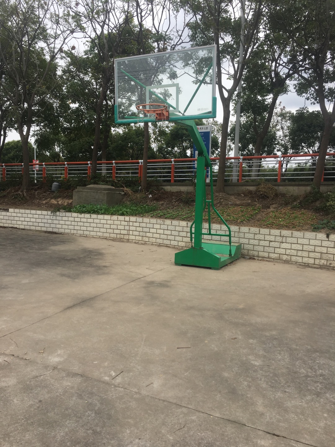 中港村篮球场