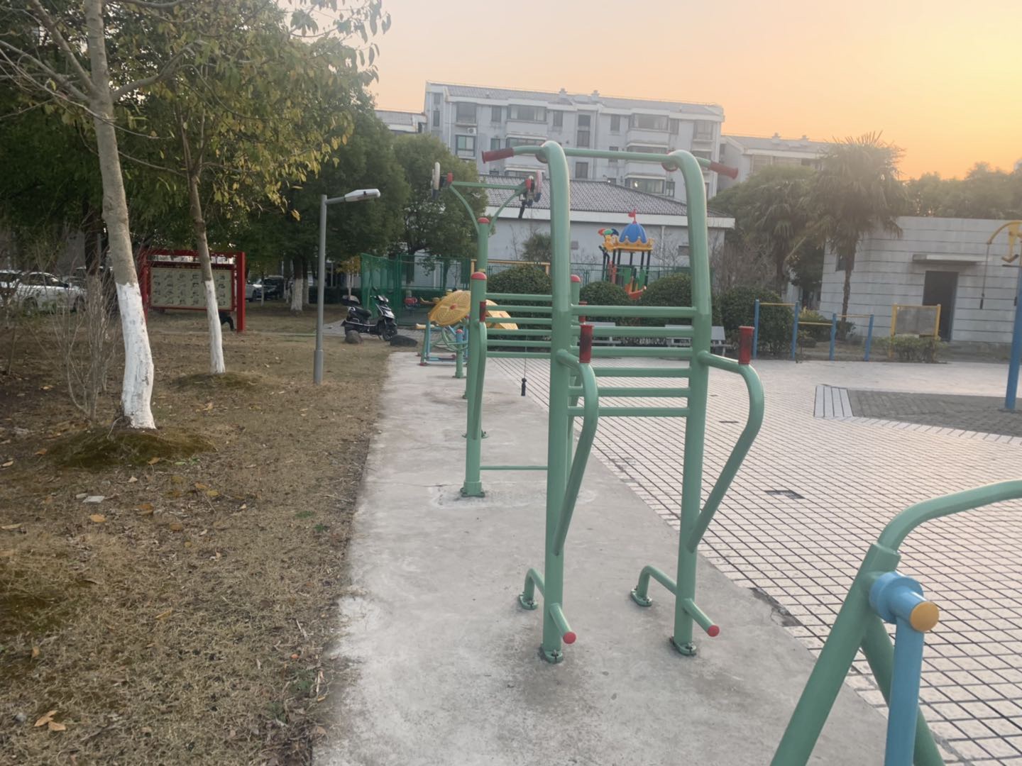 多功能训练器