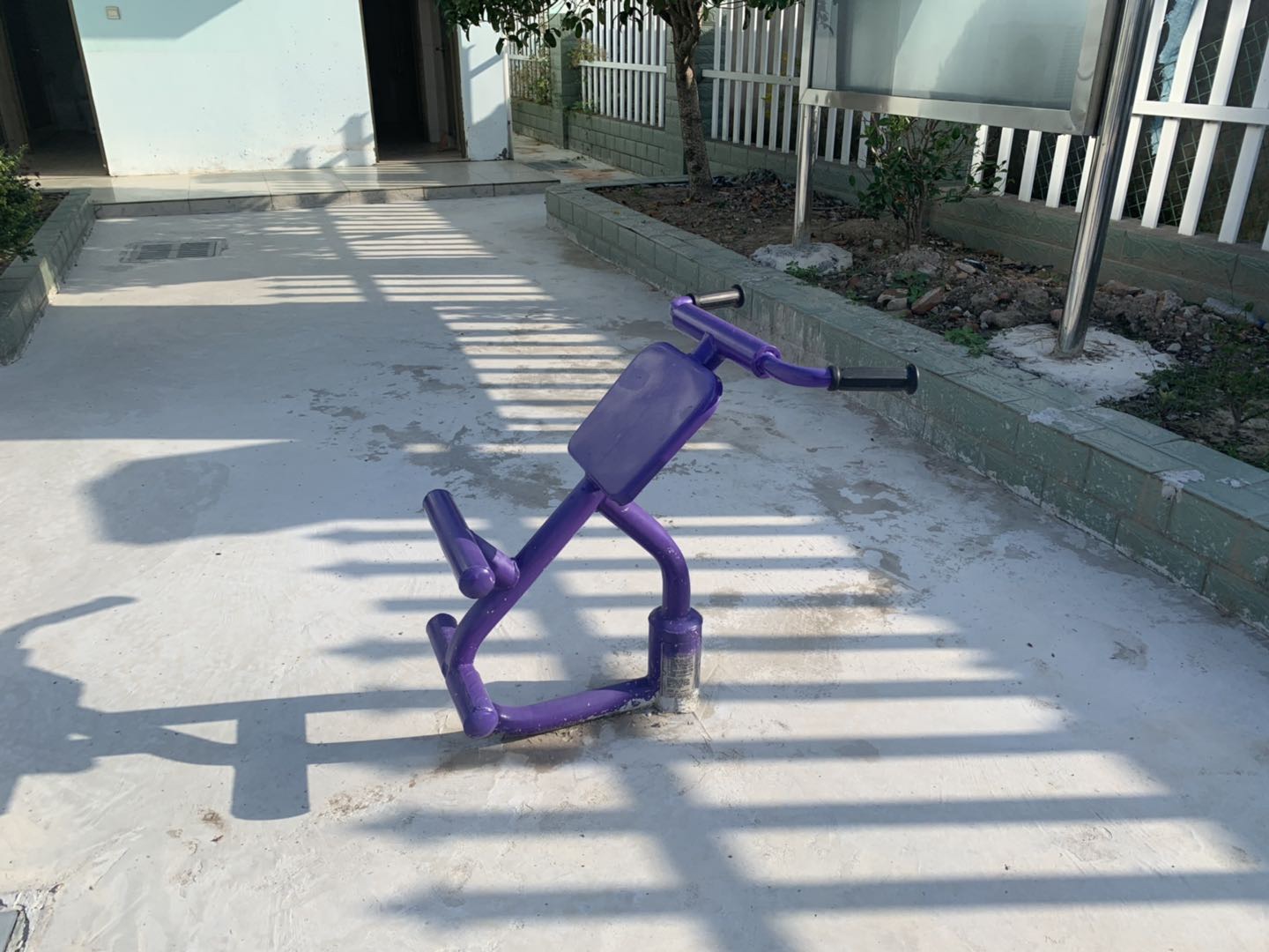 背肌训练器