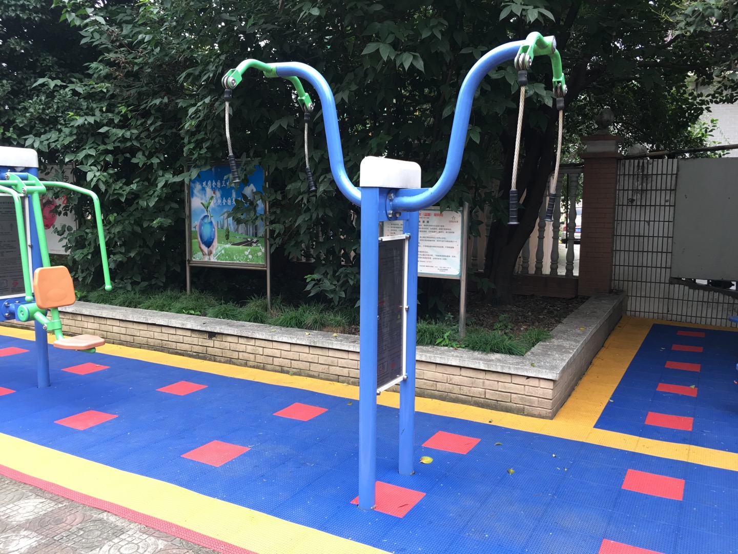 双立柱牵引器