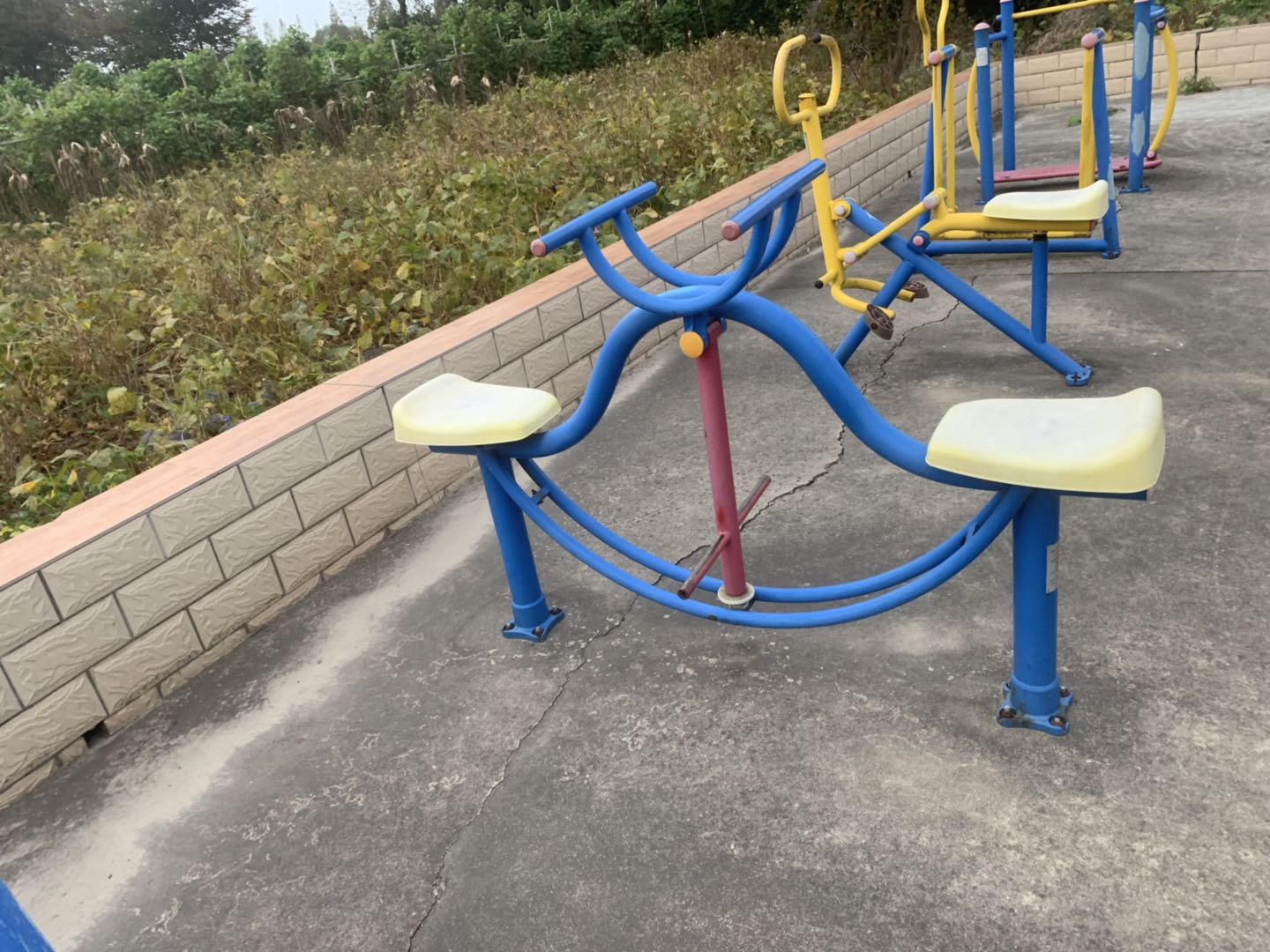 下肢锻炼器