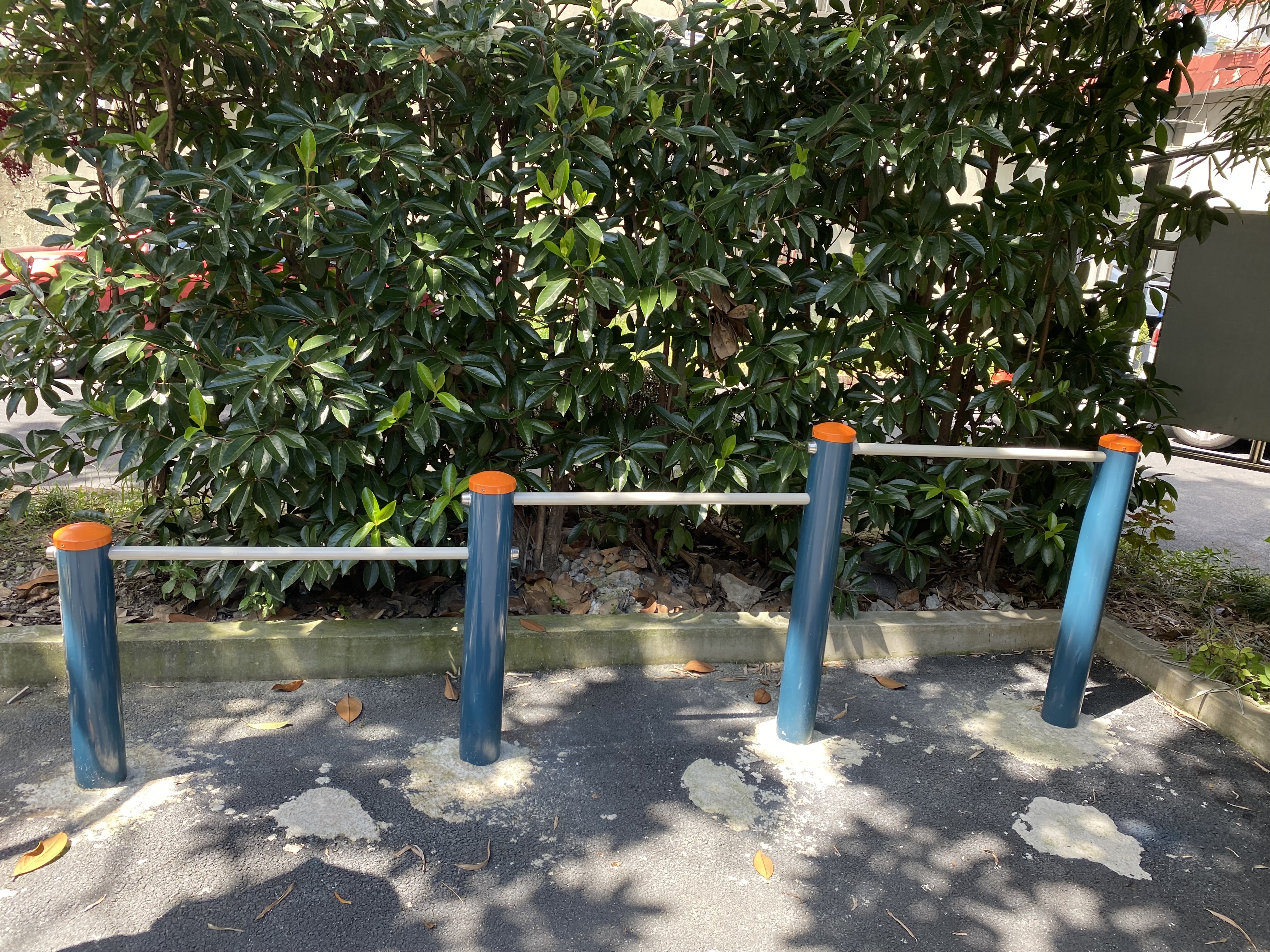 弹振压腿器