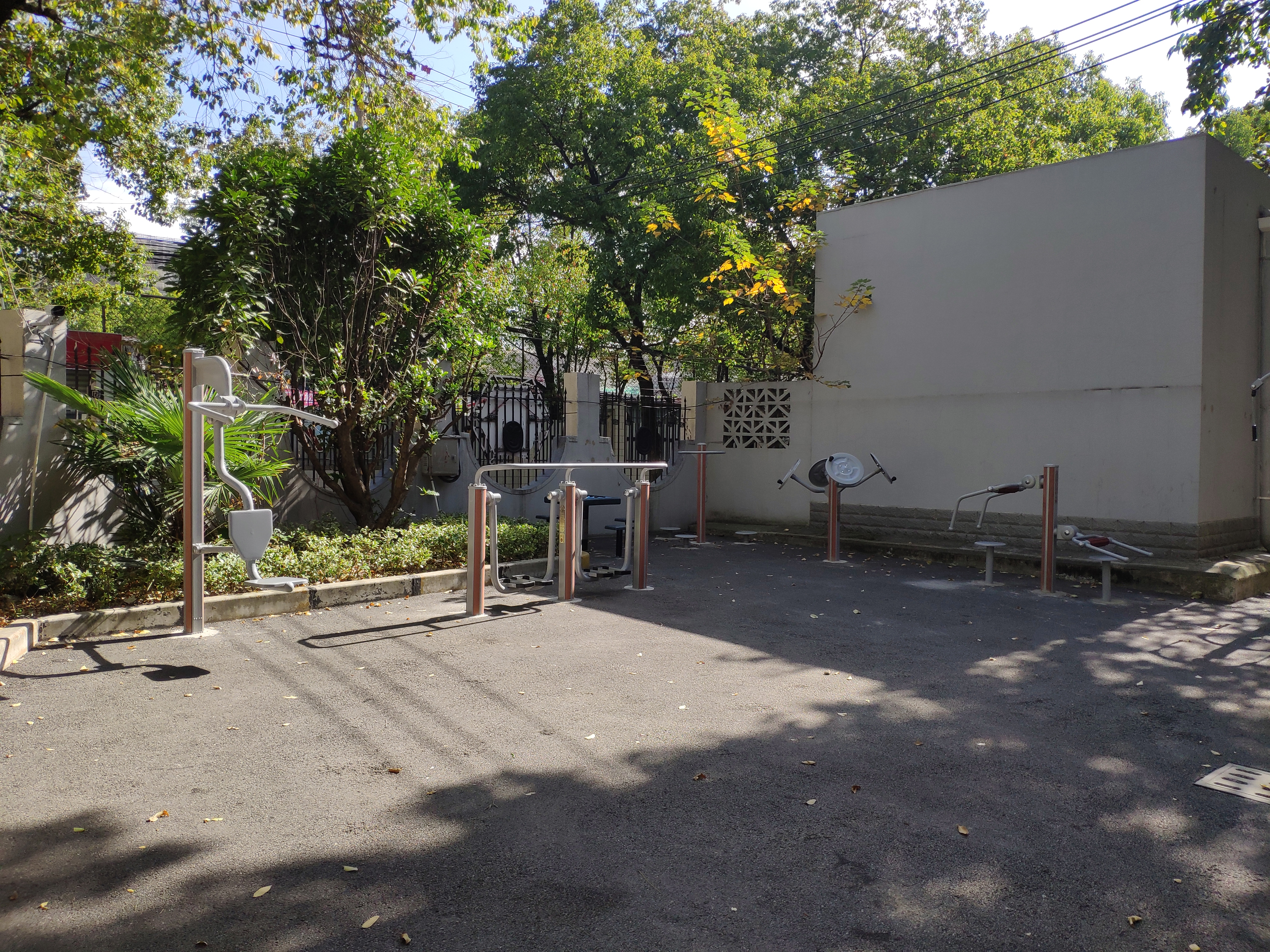 静安区大宁路街道上工新村居委健身点（广延路350弄5号）