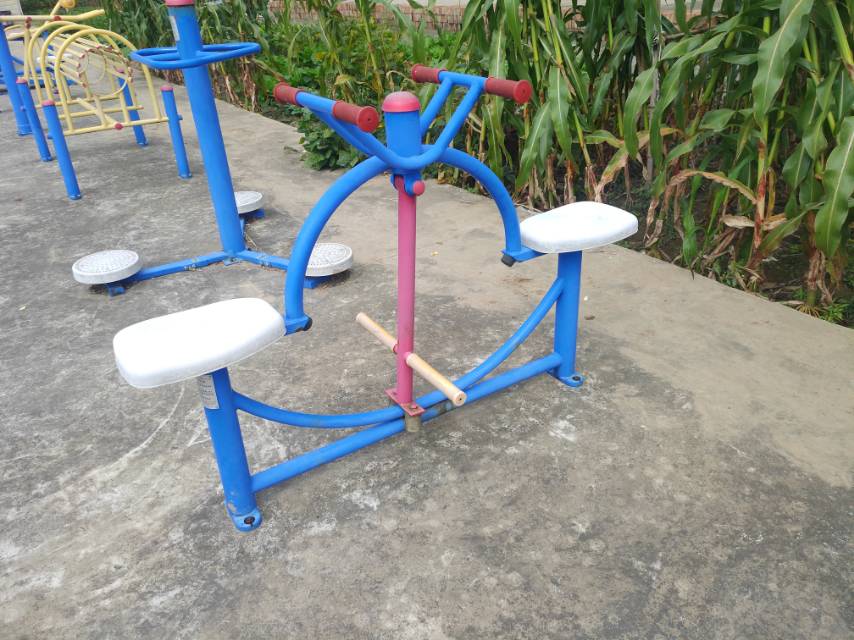 下肢锻炼器