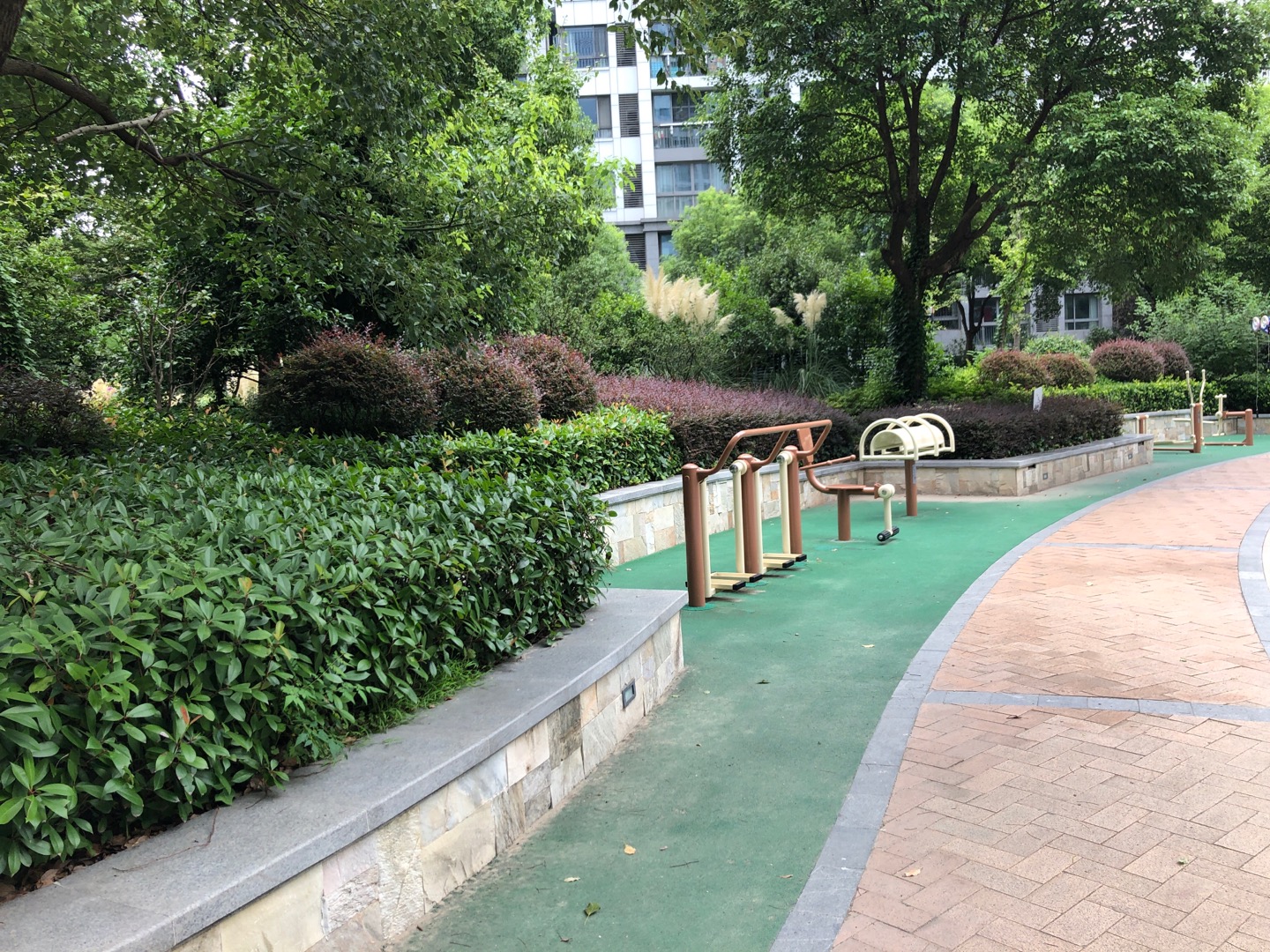 万源四居居委B健身苑点