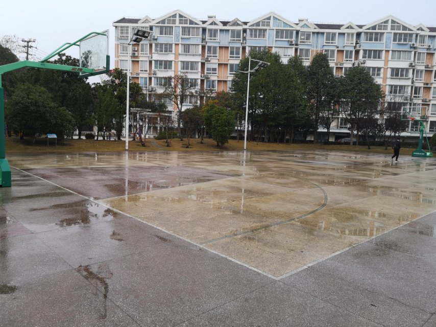 张堰镇东风绿地社区公共运动场