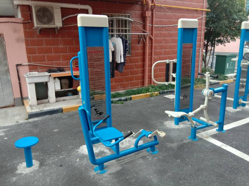 斜躺健身车