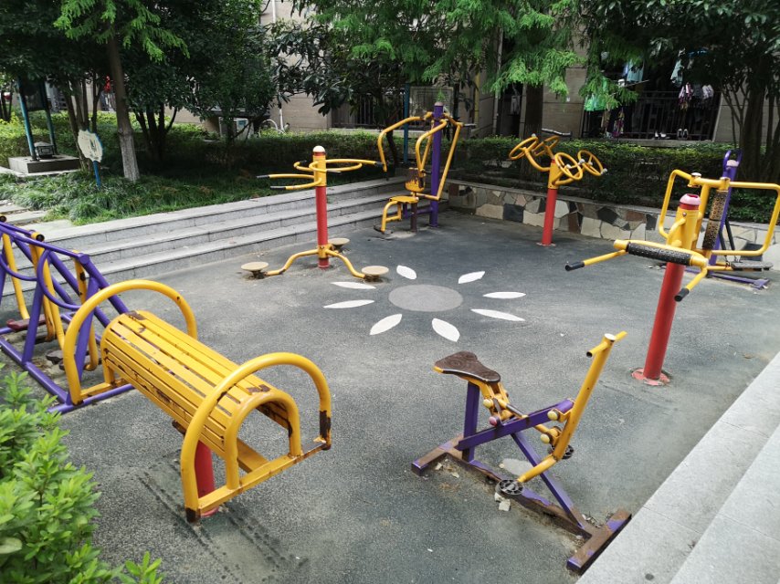 东方花园二居委健身点A