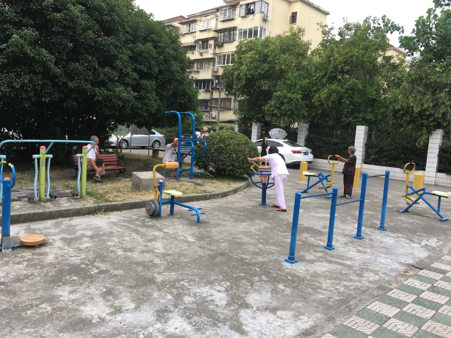 金口二居小区第一健身点