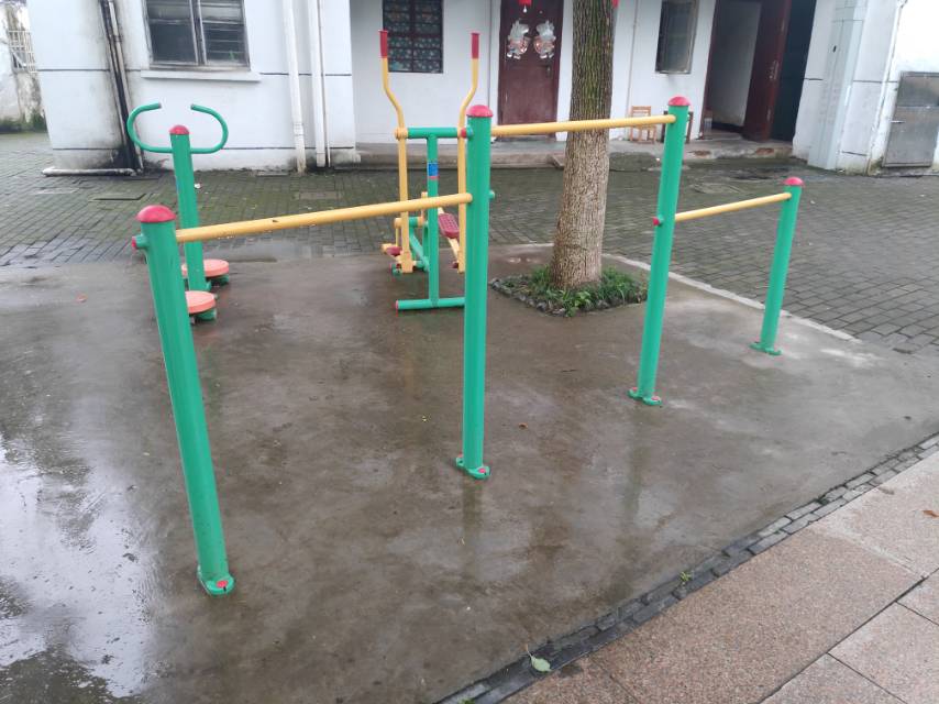 搁腿杠