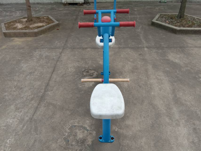 下肢锻炼器