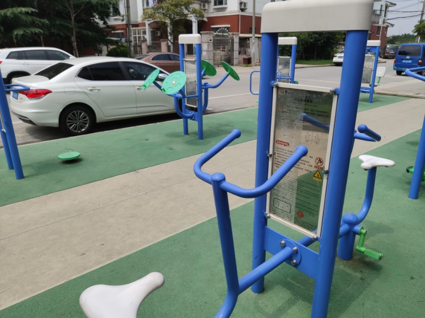 双立柱健身车