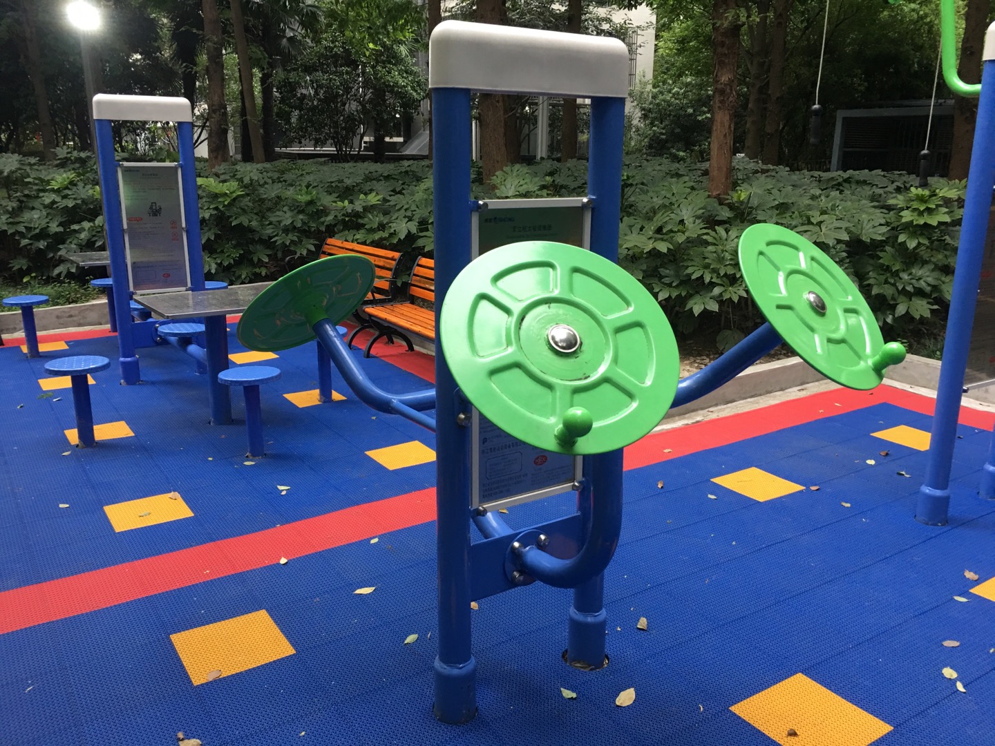双立柱太极揉推器