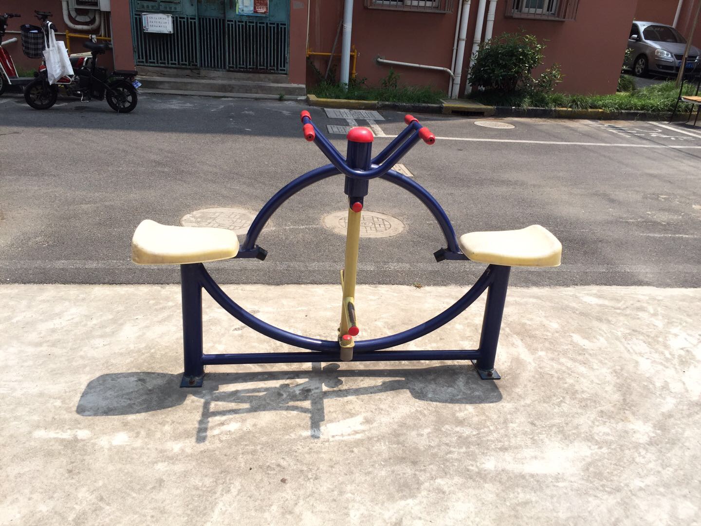 下肢锻炼器