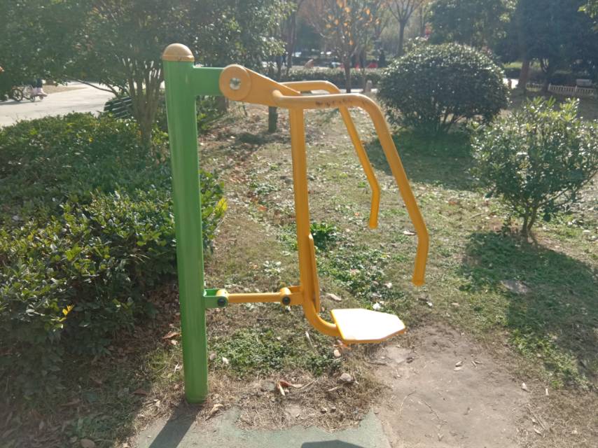 坐推训练器
