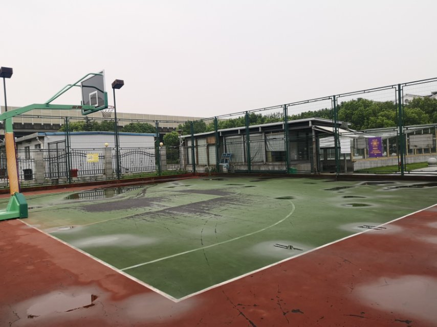 徐泾文体中心公共运动场