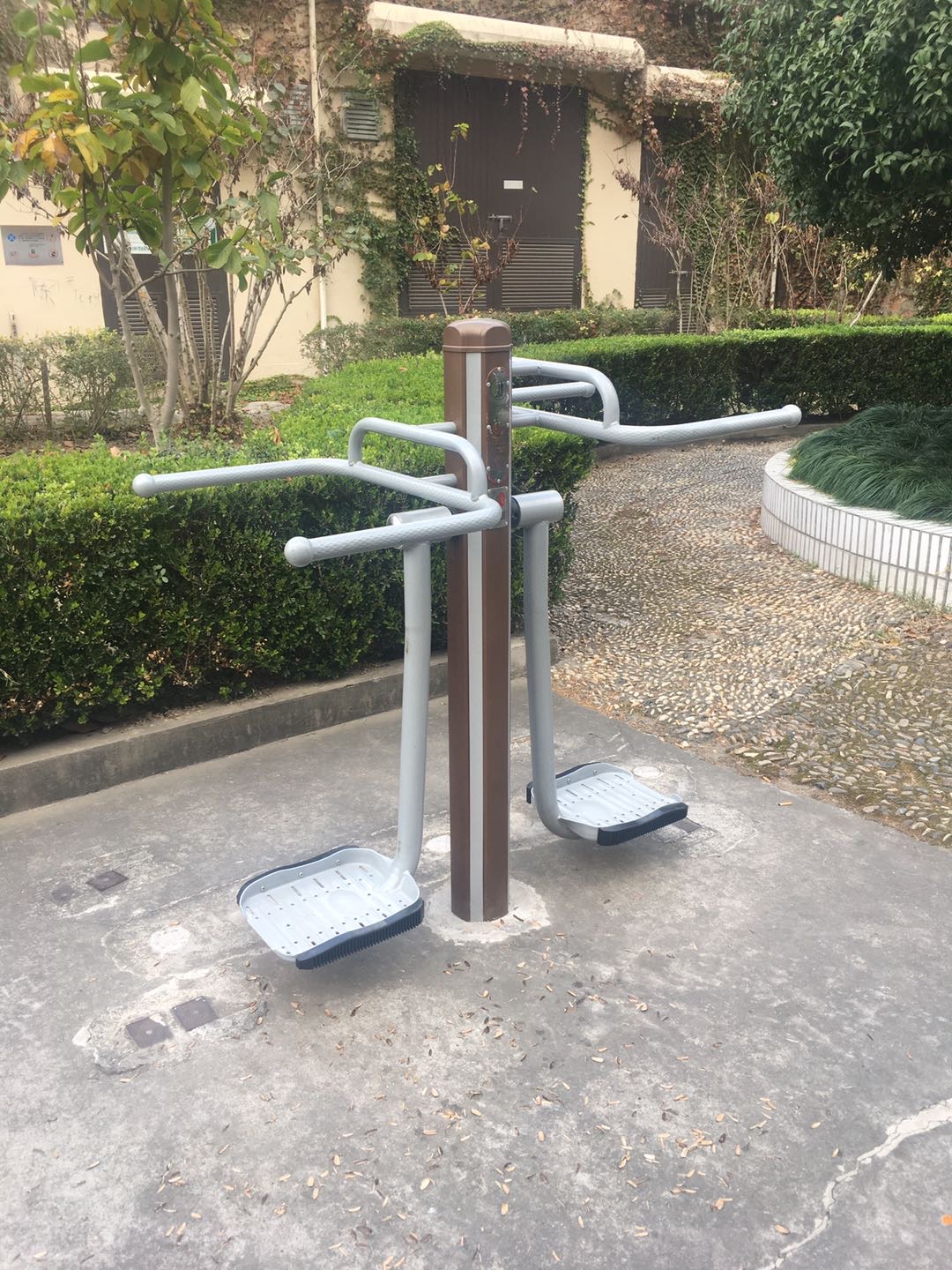 双人钟摆器