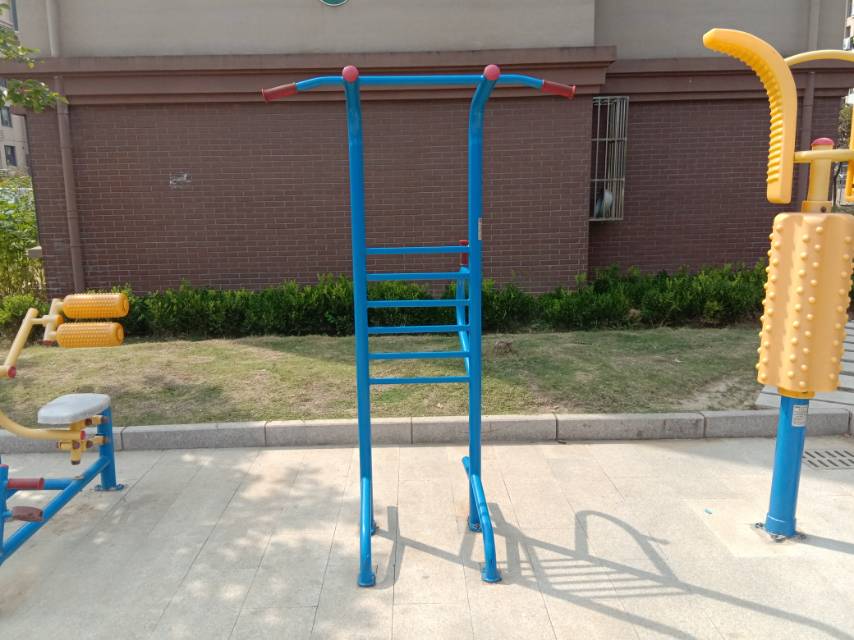 多功能训练器