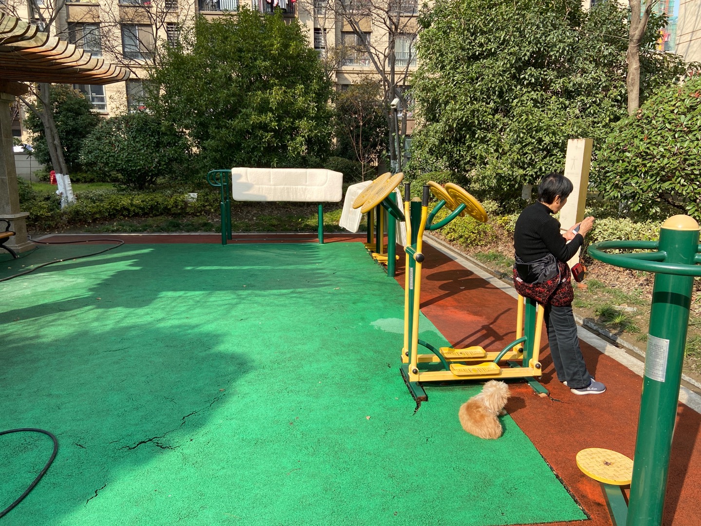 临泽路188弄小区市民健身点