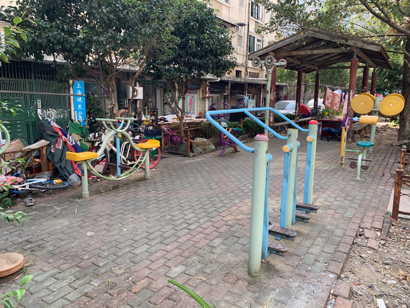 东南居委健身点1
