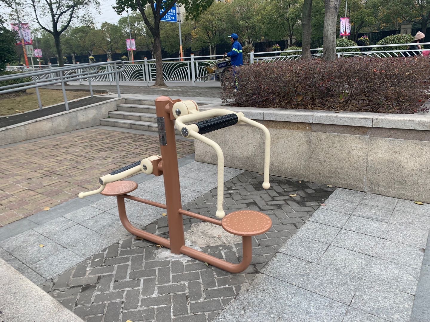 颈腰按摩器