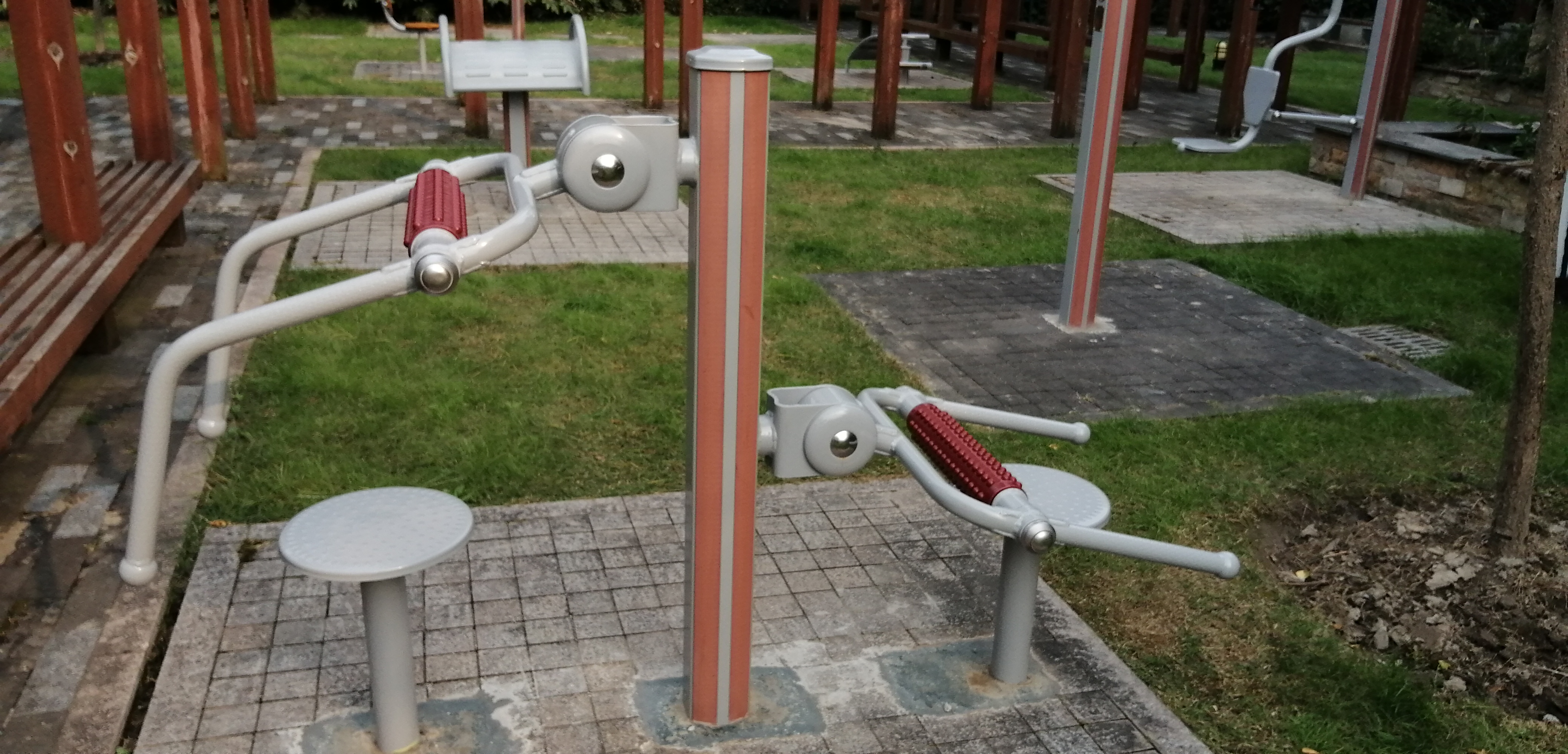 颈腰按摩器