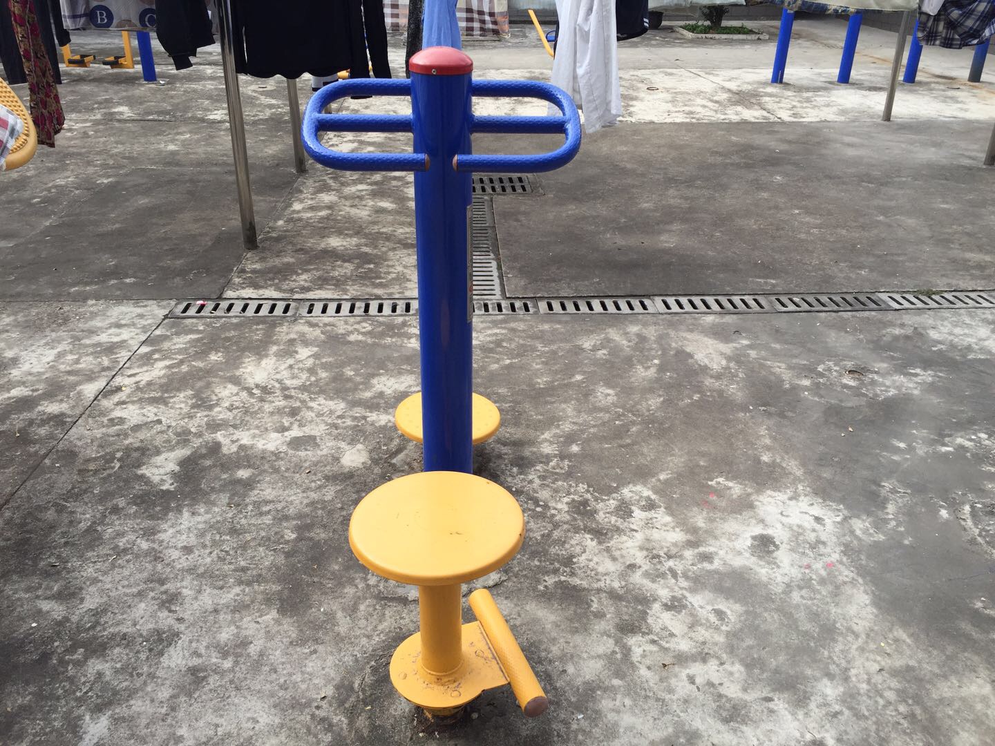 双位扭腰器