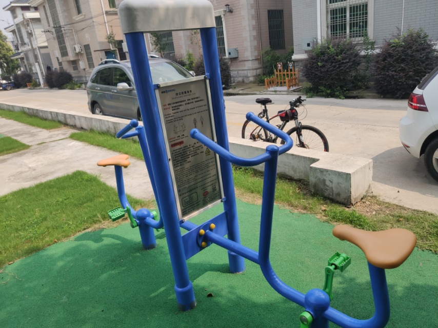 双立柱健身车