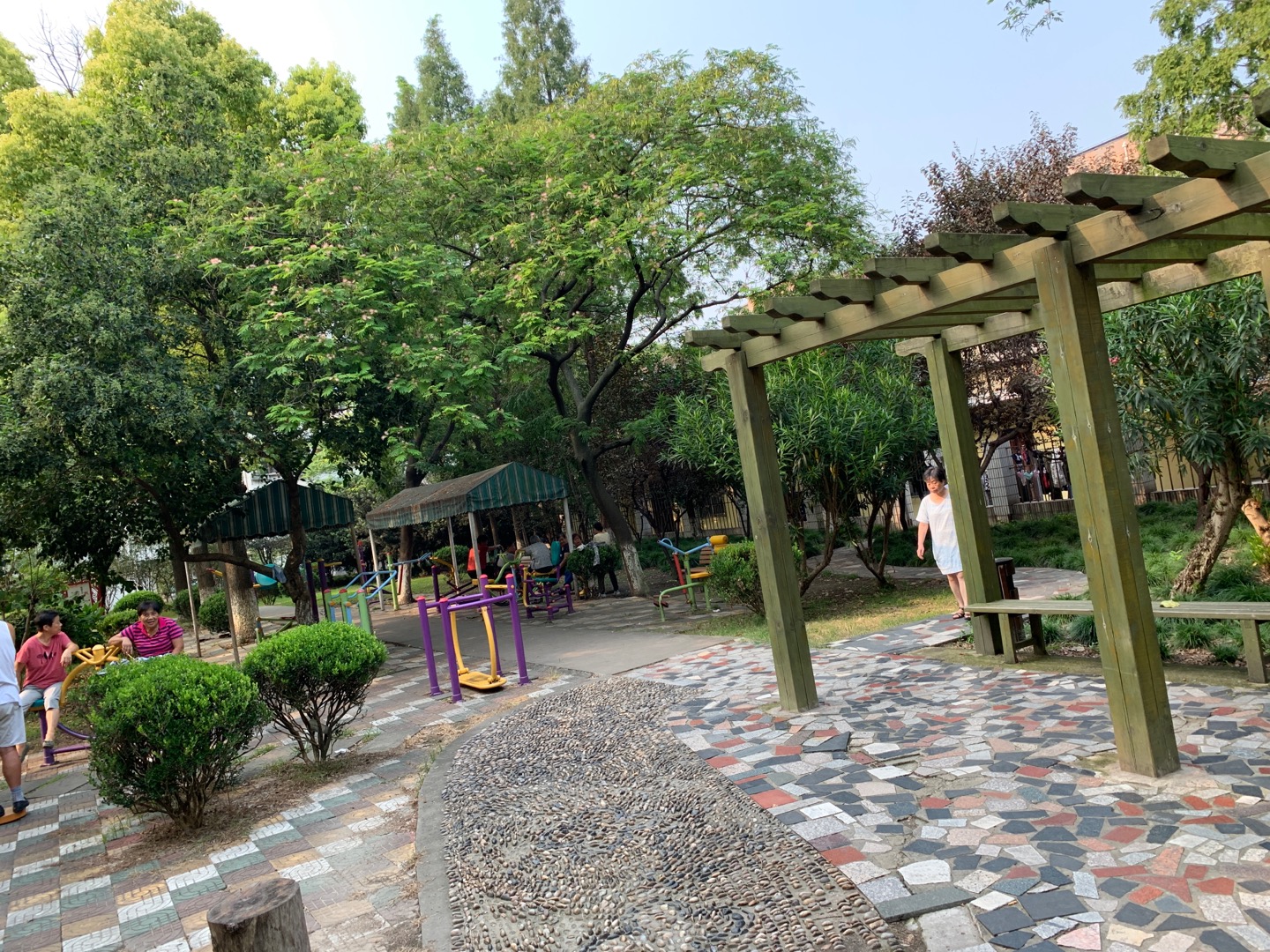 淞南五村一居委健身点