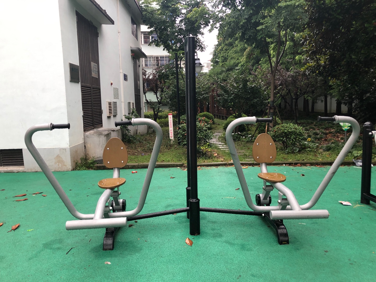 自重式划船训练器