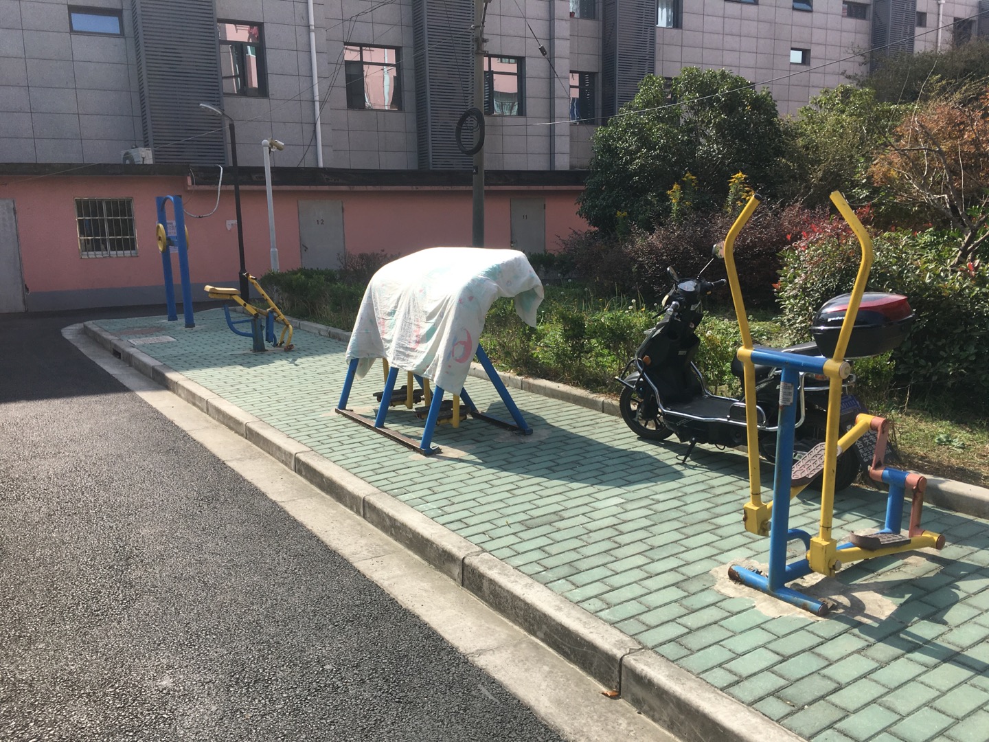 庆华居委231弄健身点