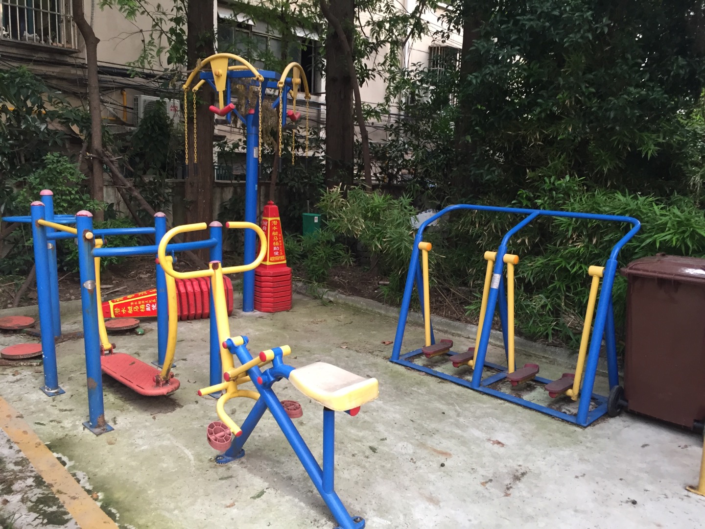 民主街368弄健身点