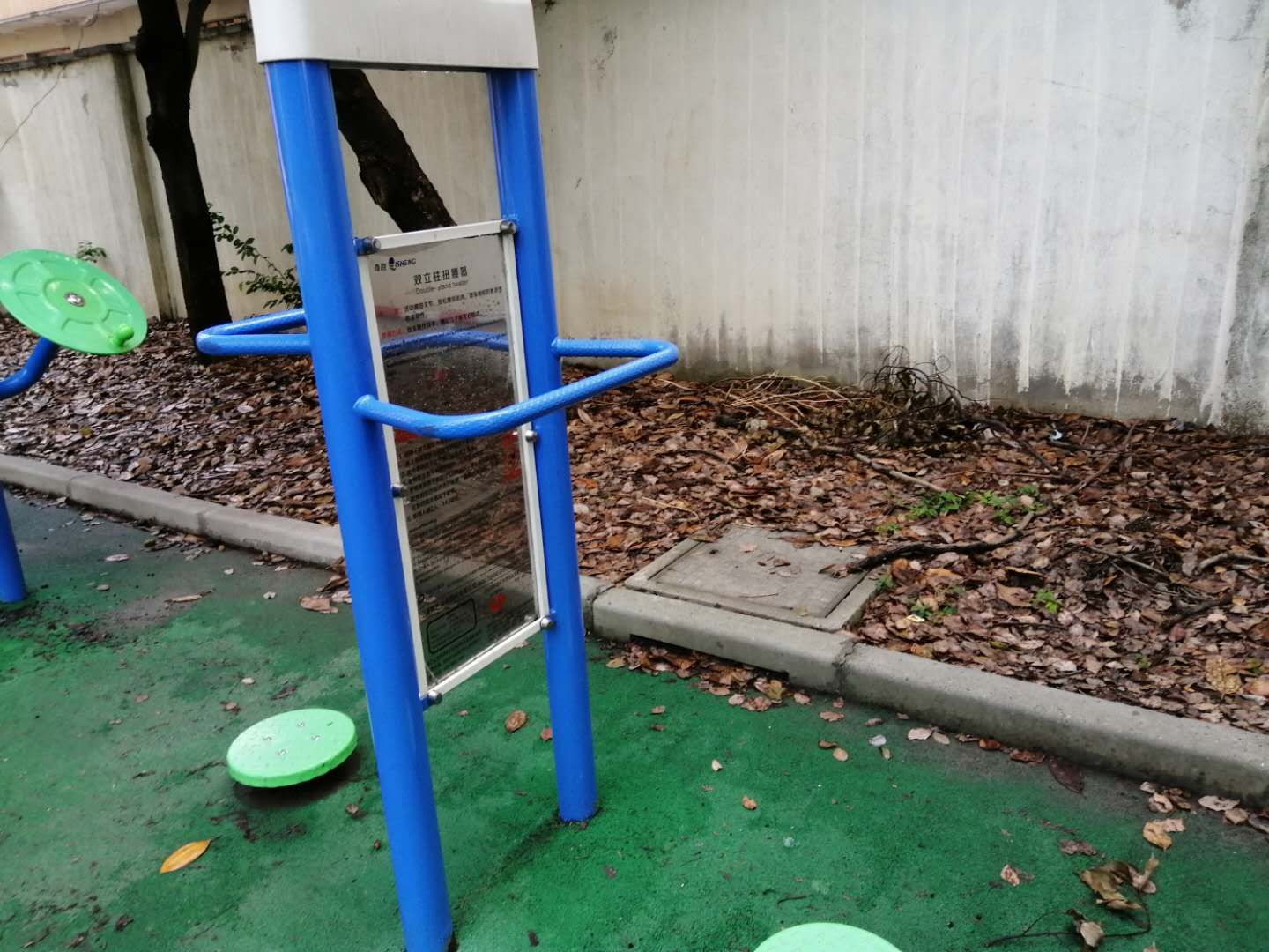 双立柱扭腰器