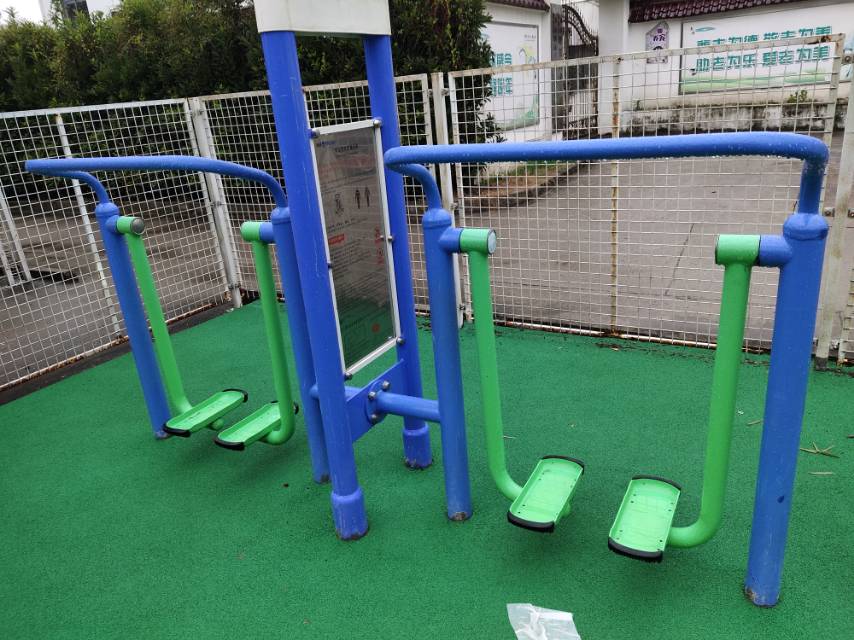 双立柱太空漫步器
