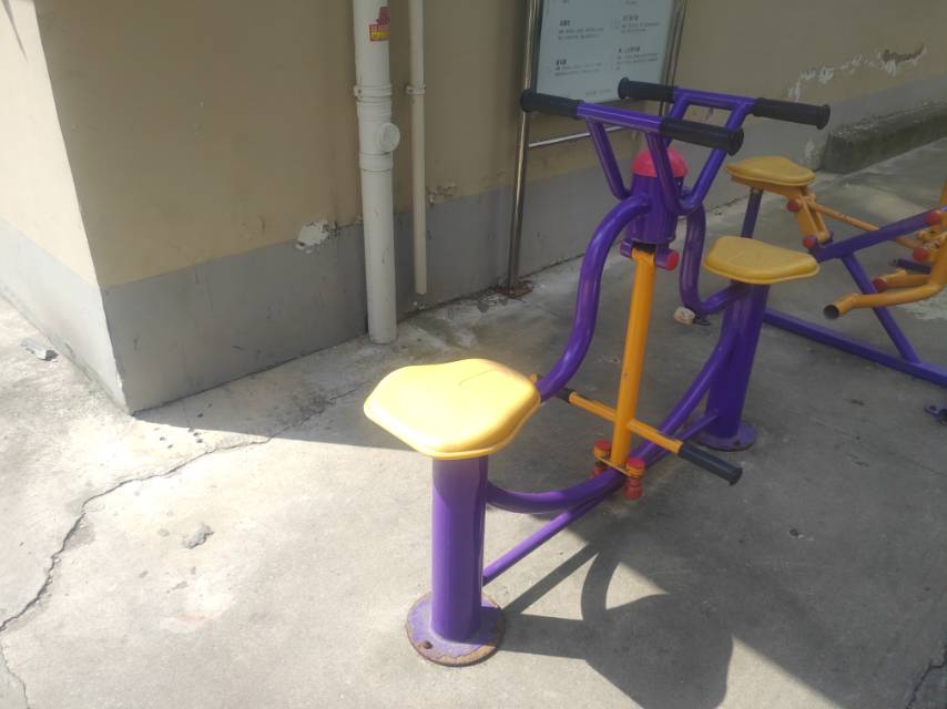 下肢训练器