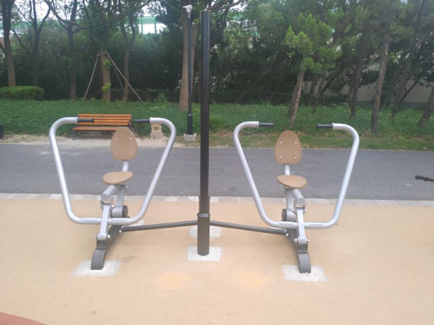 自重式平推训练器