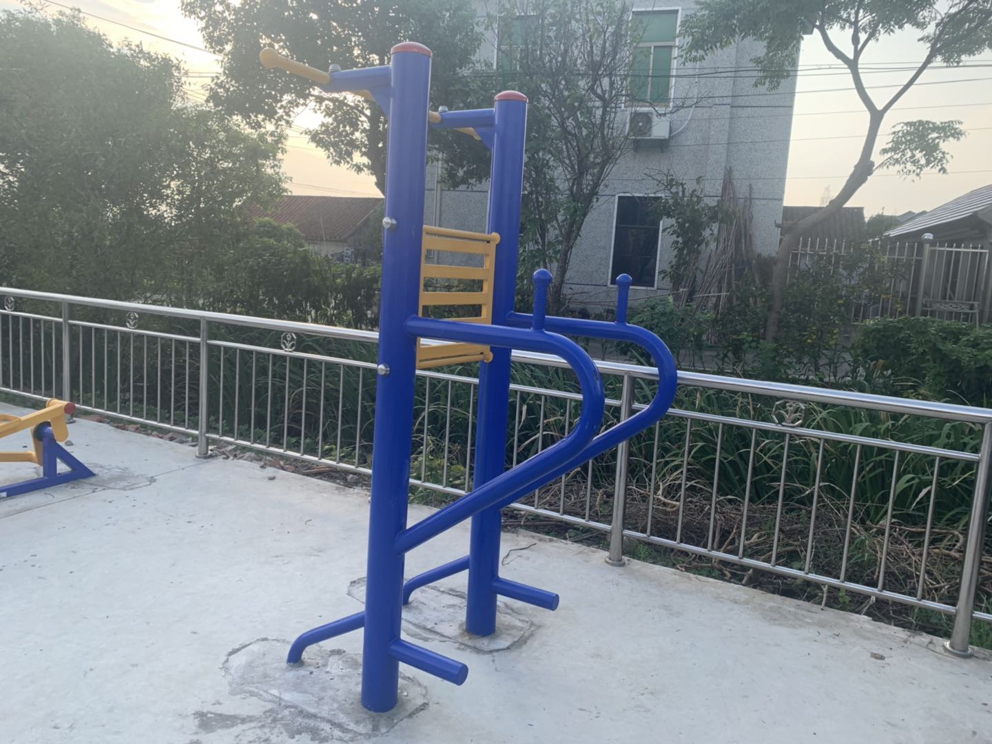 多功能锻炼器