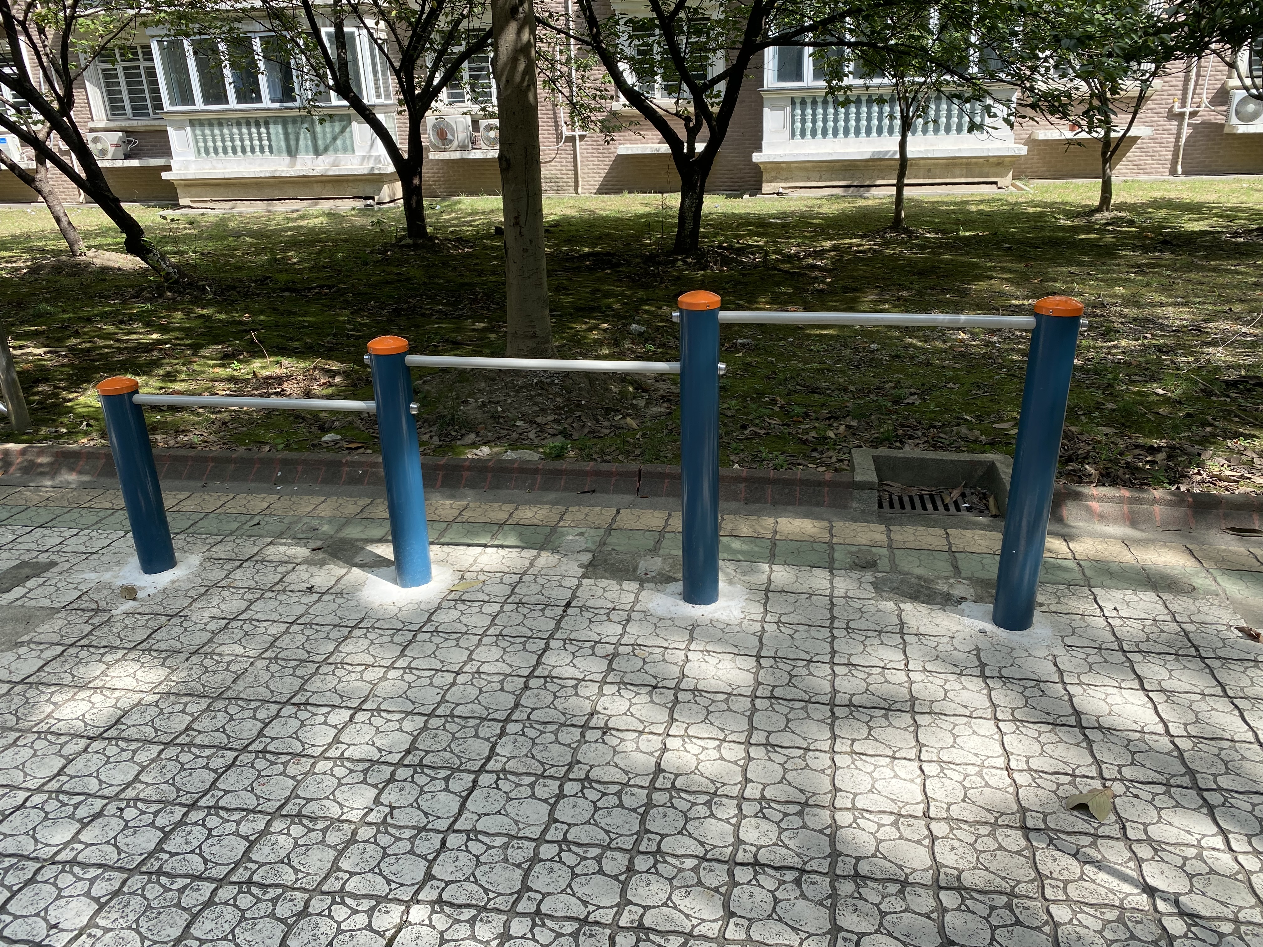 弹振压腿器