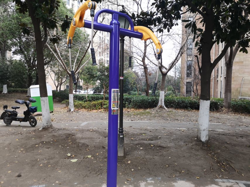 牵引器