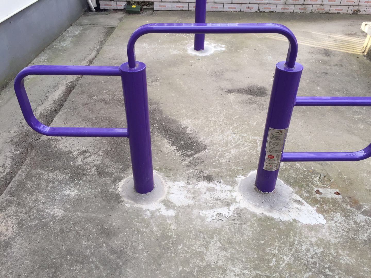 弹振压腿器