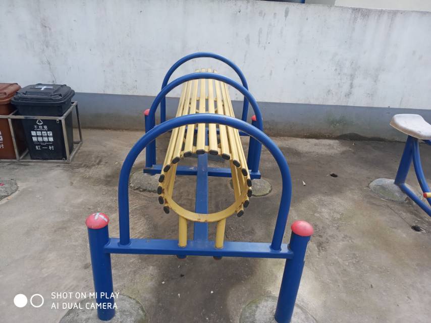腰背伸展训练器