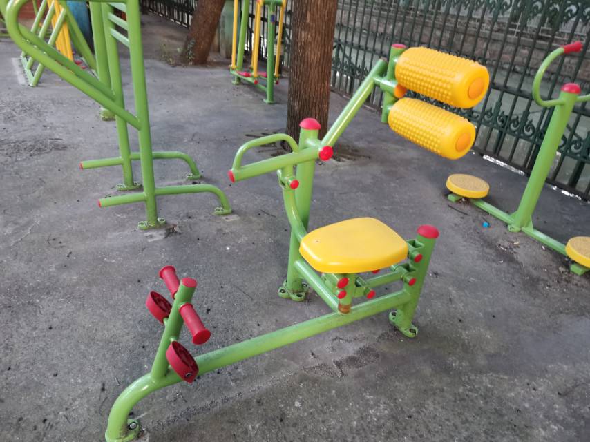 自重腹背锻炼器