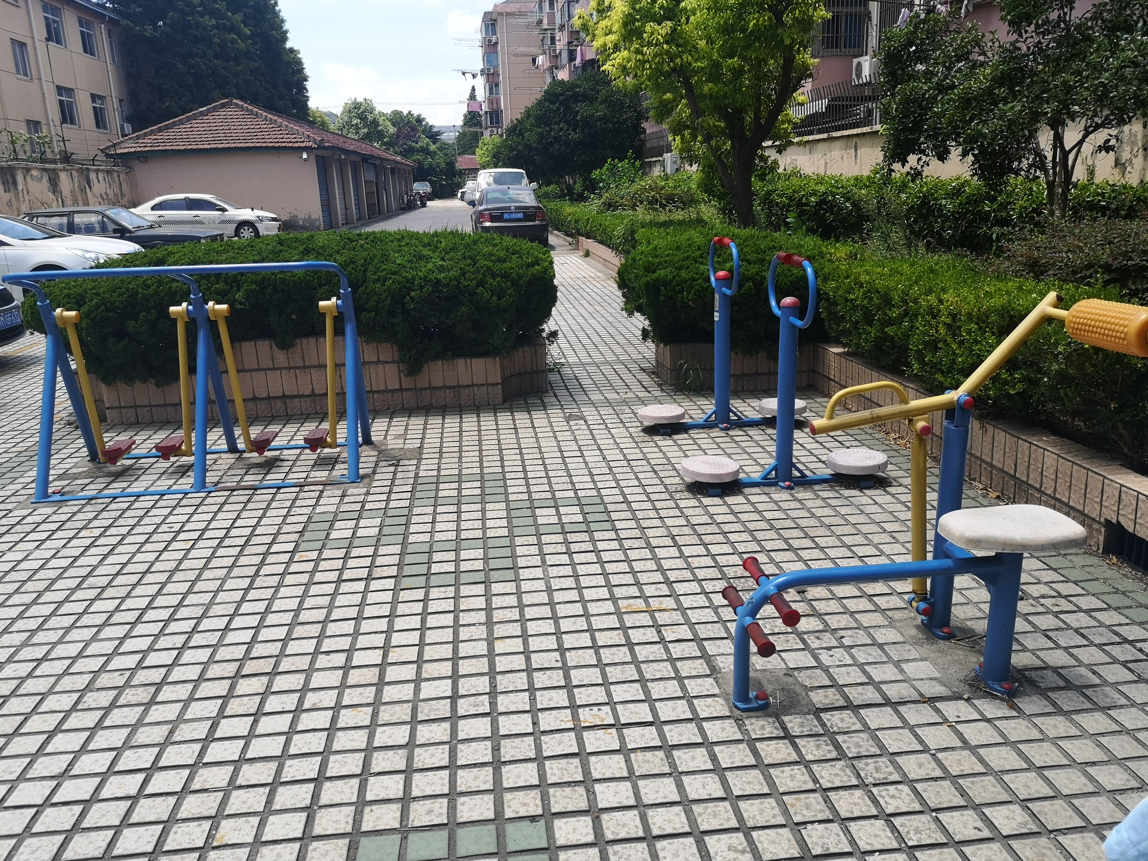 曹行居委A健身点