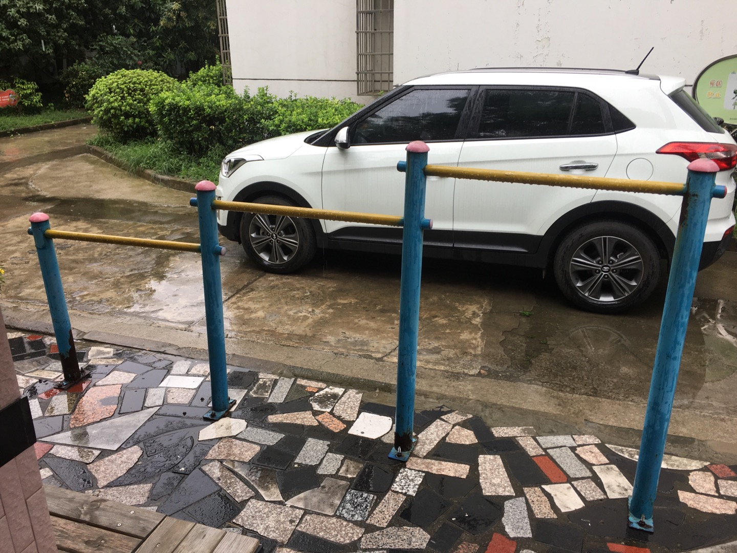 压腿杠