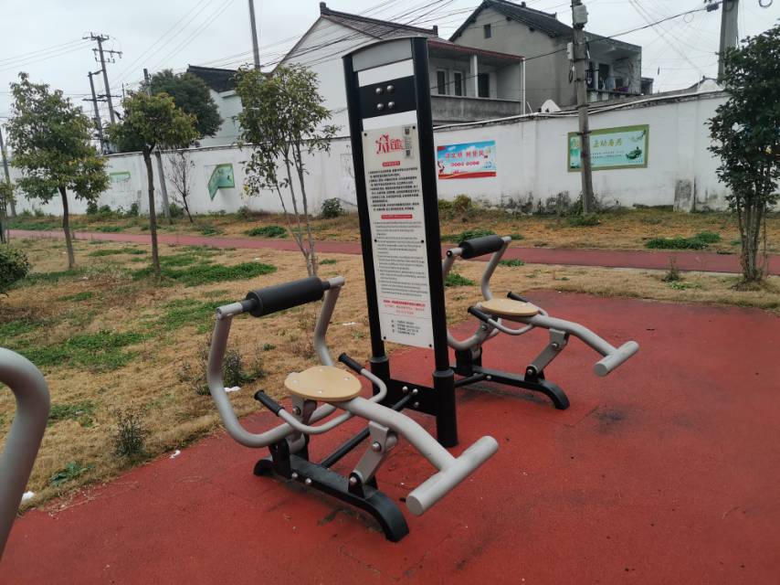 自重式背部训练器