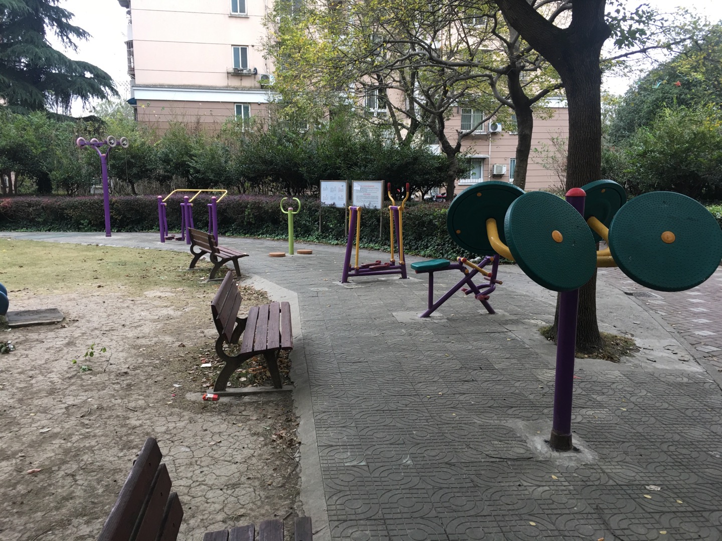 品翠苑居委健身点1