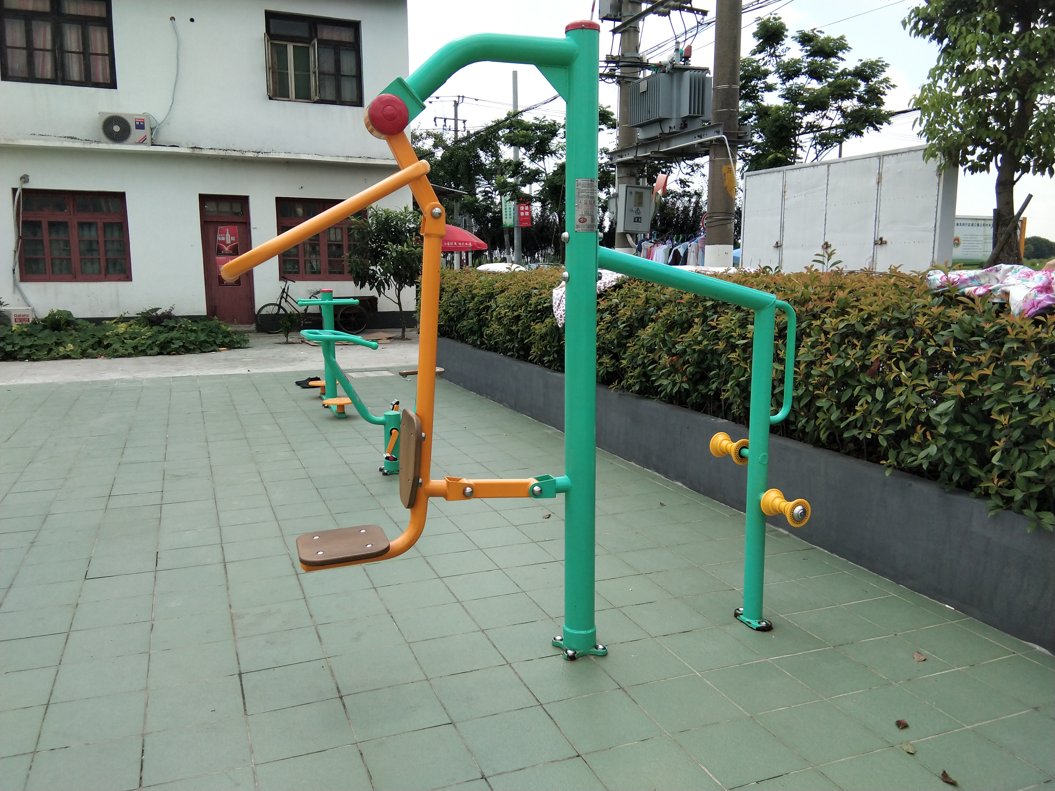 坐拉训练器