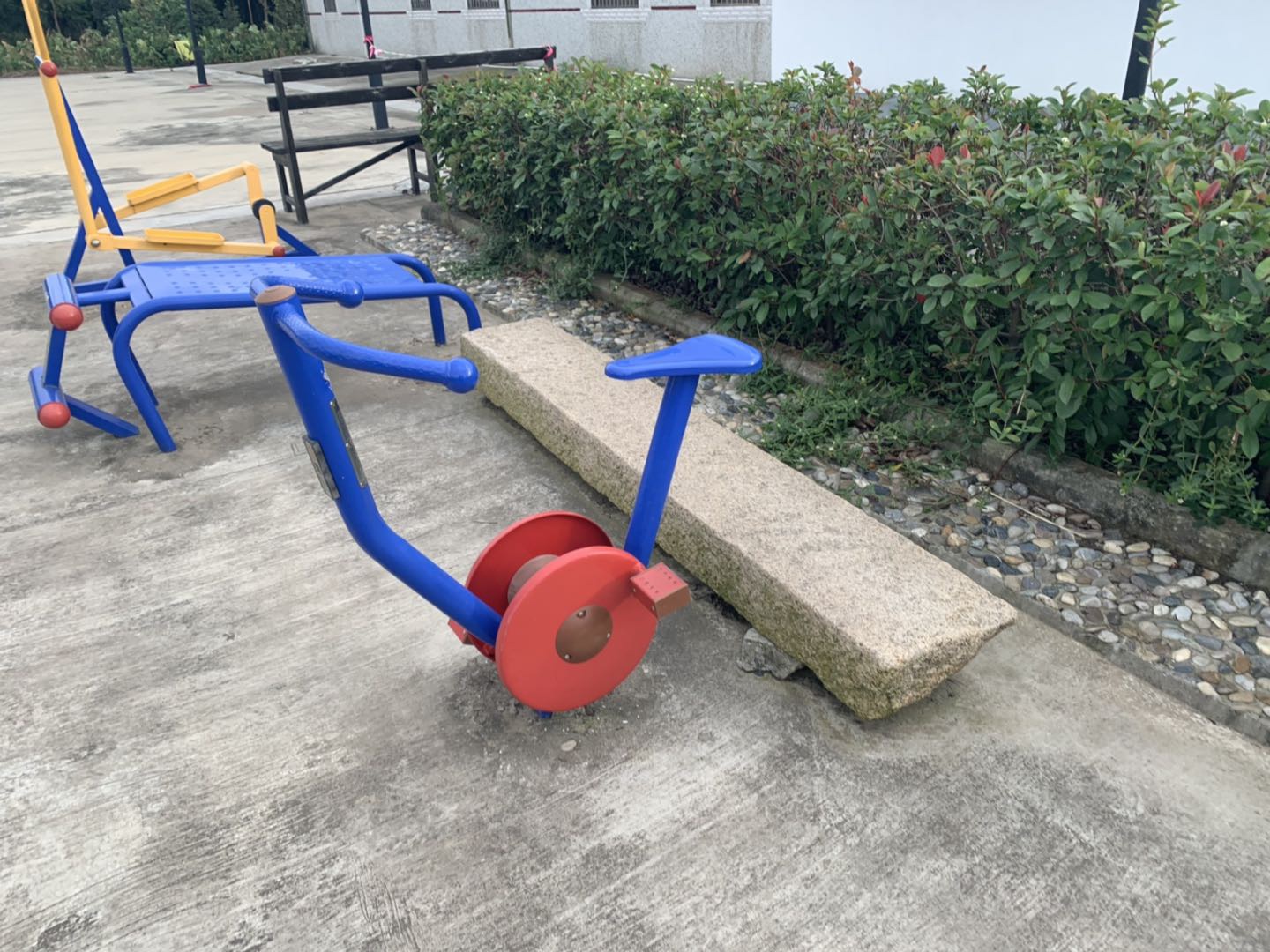 直立健身车