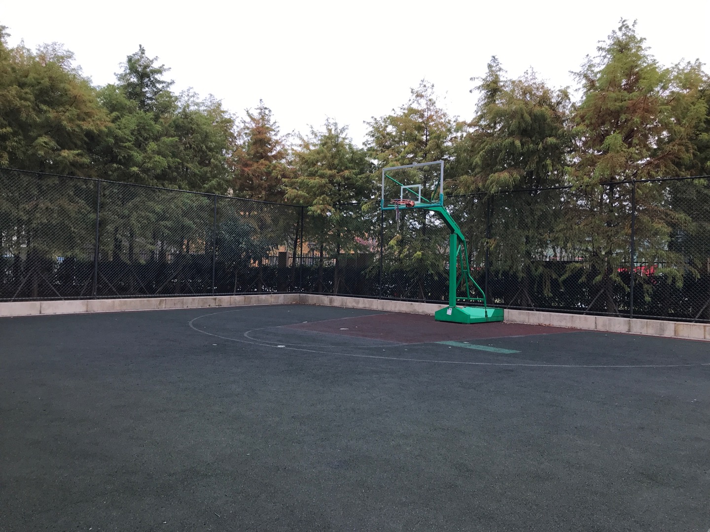 夏栎路336弄三人制篮球场