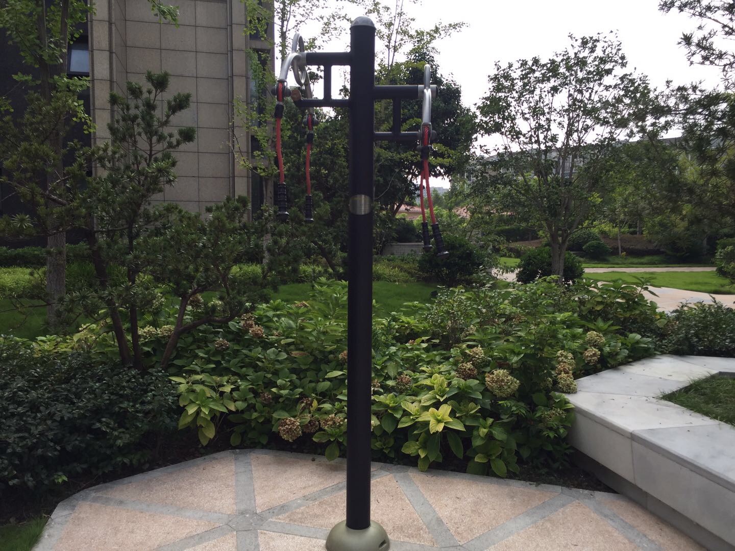 牵引器